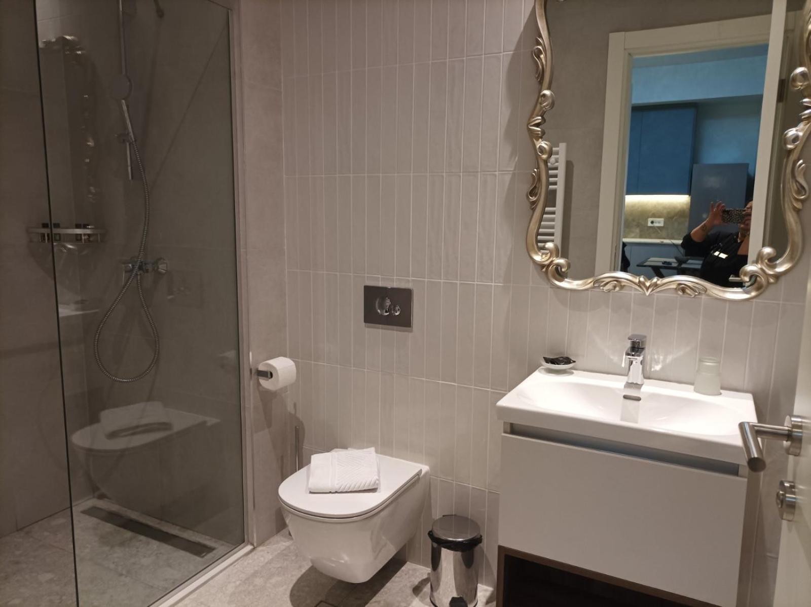 Fors Belgrade Waterfrontアパートメント エクステリア 写真
